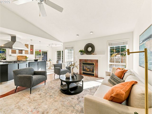28620 Sw CRESTWOOD Dr, Wilsonville, OR 97070