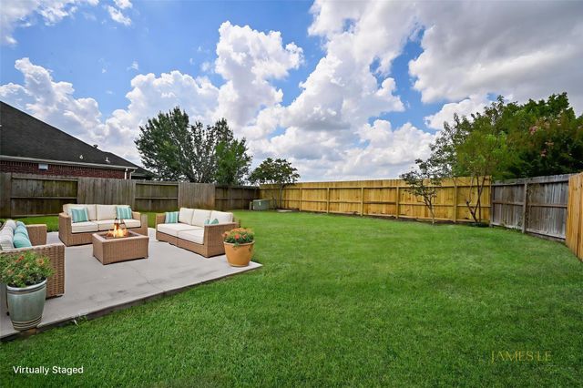 11011 Glenora Drive, Houston, TX 77065