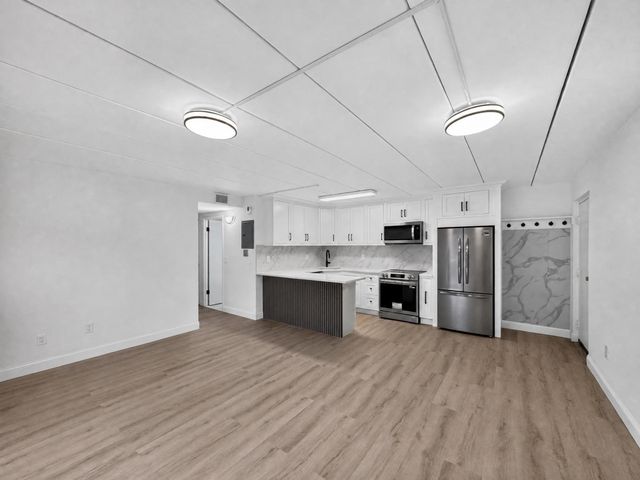 300 Commercial St 23, Braintree, MA 02184