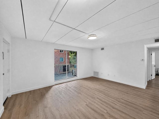 300 Commercial St 23, Braintree, MA 02184