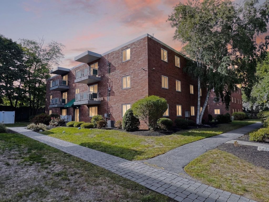 300 Commercial St 23, Braintree, MA 02184