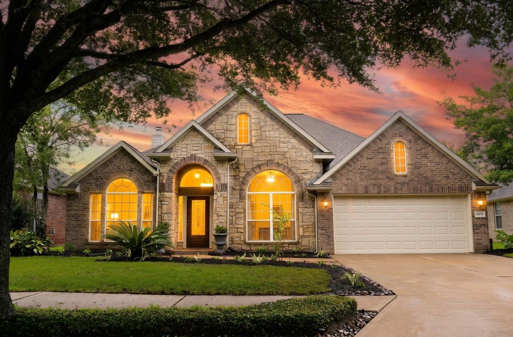 10014 Red Mesa Drive, Houston, TX 77095