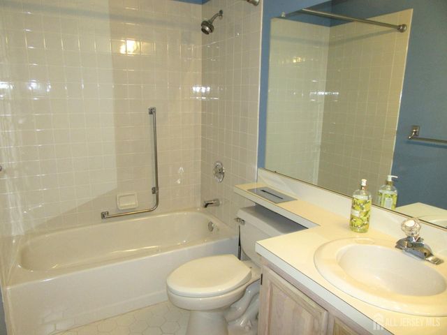 81 Winthrop Road H, Monroe, NJ 08831