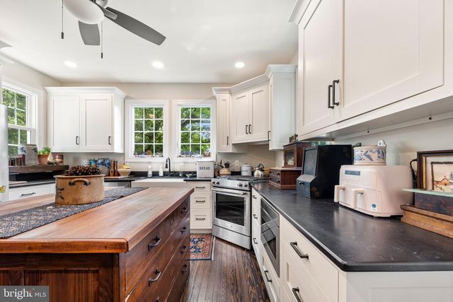 94 E PITTSFIELD ST, Pennsville, NJ 08070