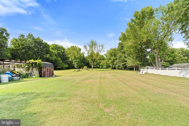 94 E PITTSFIELD ST, Pennsville, NJ 08070