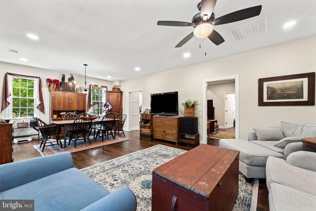 94 E PITTSFIELD ST, Pennsville, NJ 08070