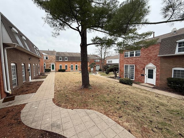 1201 S OLD HWY 63 108, Columbia, MO 65201