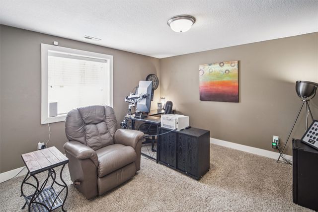 2400 NE 8th Street, Grimes, IA 50111