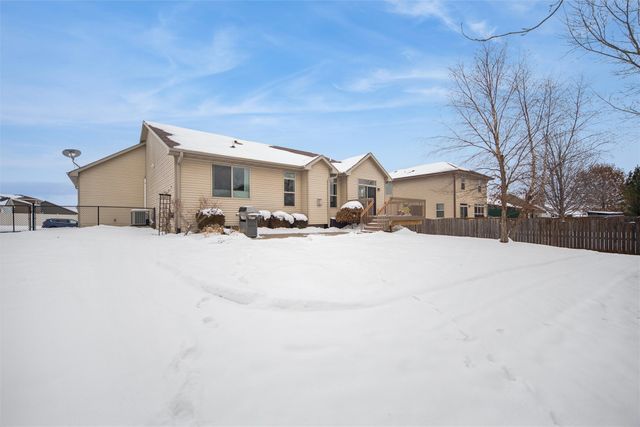 2400 NE 8th Street, Grimes, IA 50111