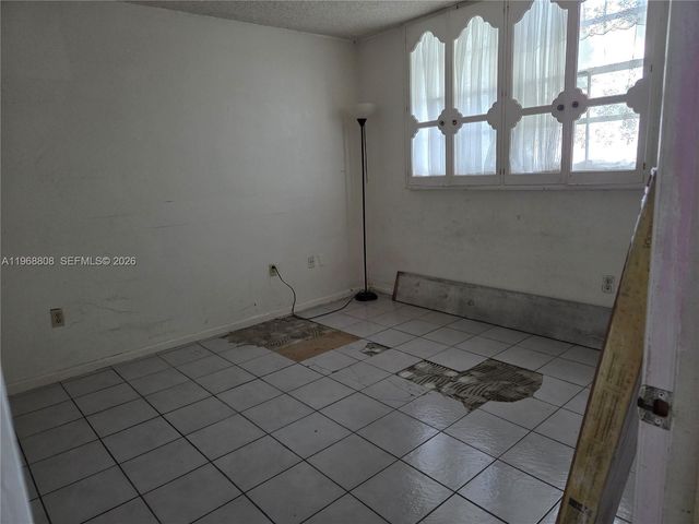 14155 SW 87th St E202, Miami, FL 33183