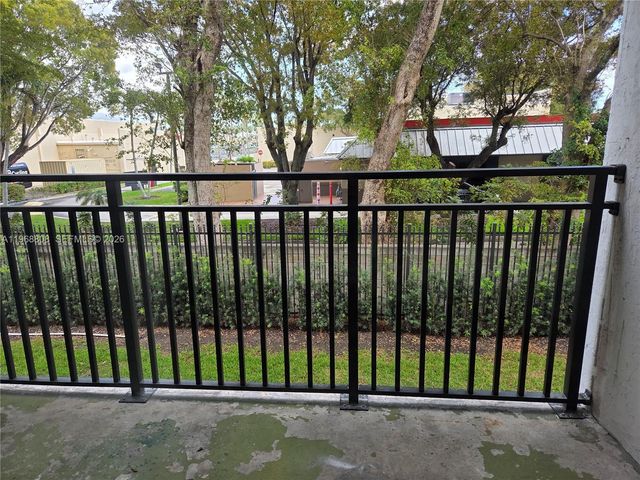 14155 SW 87th St E202, Miami, FL 33183