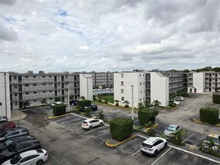 14155 SW 87th St E202, Miami, FL 33183