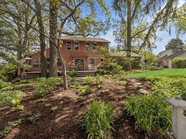 2900 Virginia Place, Des Moines, IA 50321