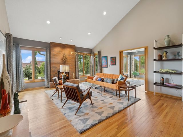 2900 Virginia Place, Des Moines, IA 50321