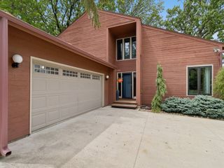 2900 Virginia Place, Des Moines, IA 50321
