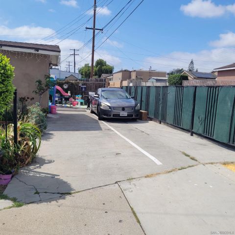 4096 Epsilon St., San Diego, CA 92113