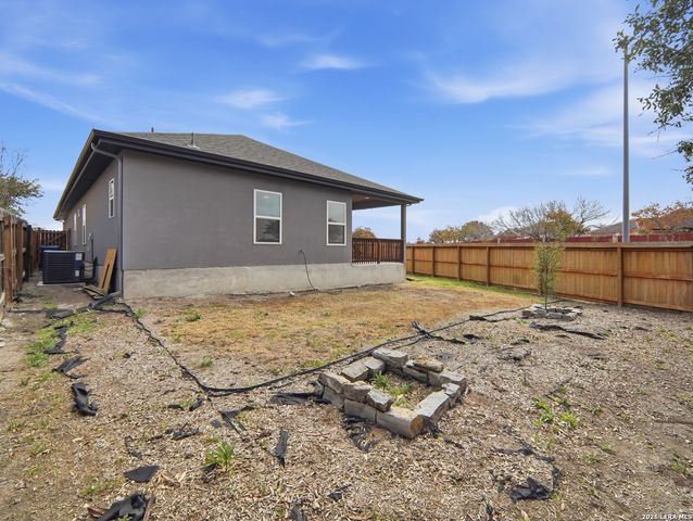 11319 Par One, San Antonio, TX 78221