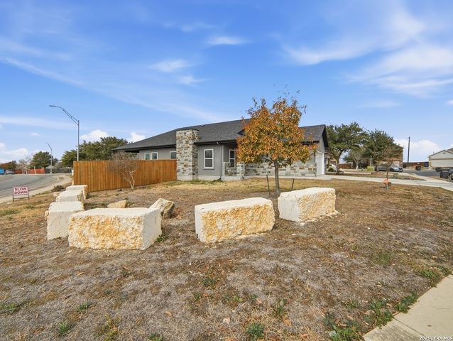 11319 Par One, San Antonio, TX 78221