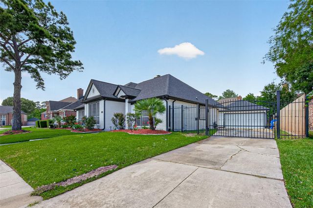 5915 Sean Court, Humble, TX 77346