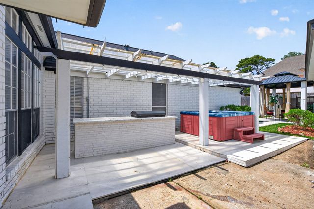 5915 Sean Court, Humble, TX 77346