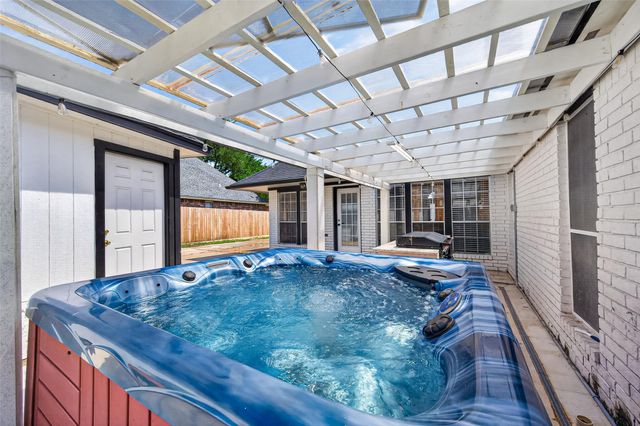 5915 Sean Court, Humble, TX 77346