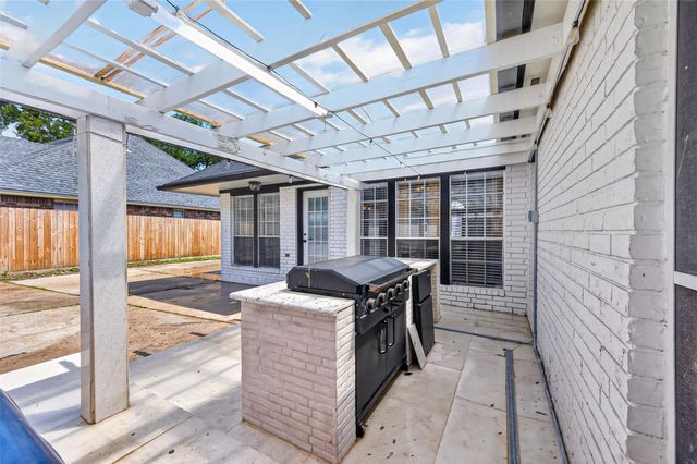 5915 Sean Court, Humble, TX 77346