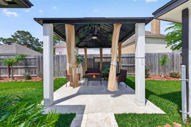 5915 Sean Court, Humble, TX 77346