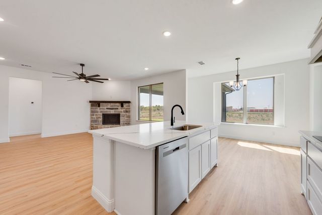 7006 Lilly Lane, Sanger, TX 76266