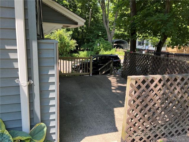 598 Rte 303, Blauvelt, NY 10913