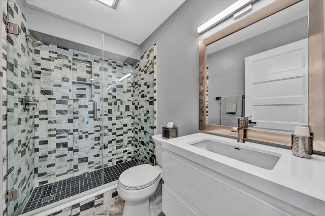 175 Clubhouse Tower DR, Moneta, VA 24121