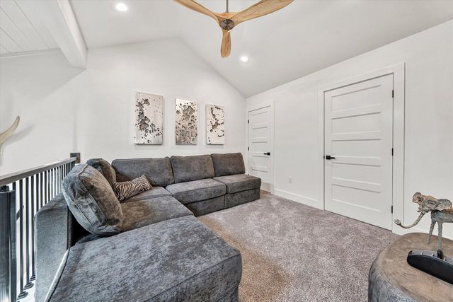 175 Clubhouse Tower DR, Moneta, VA 24121