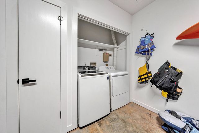 175 Clubhouse Tower DR, Moneta, VA 24121