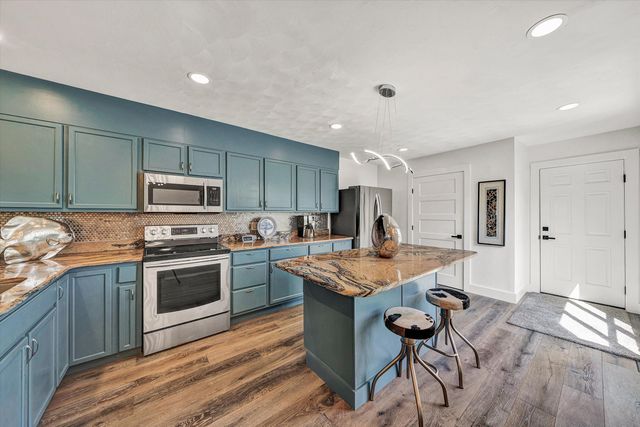 175 Clubhouse Tower DR, Moneta, VA 24121