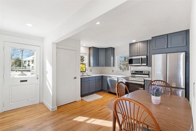 31 Washington Street, Warren, RI 02885