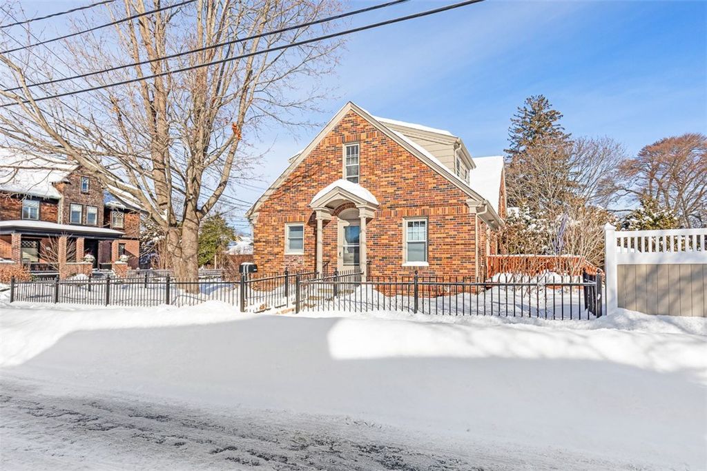 31 Washington Street, Warren, RI 02885