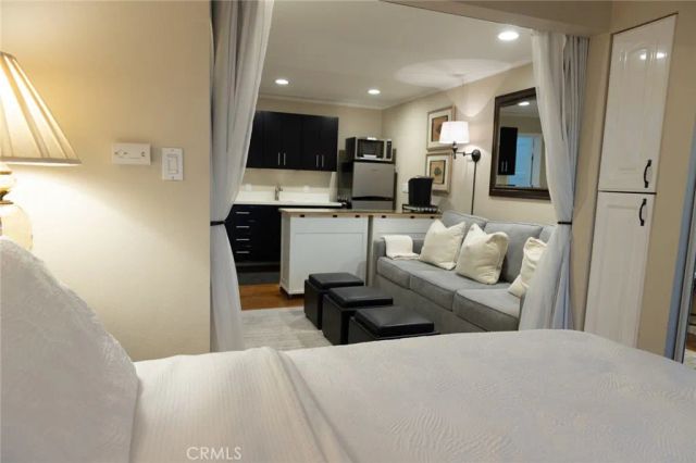 464 Bent Street B, Laguna Beach, CA 92651