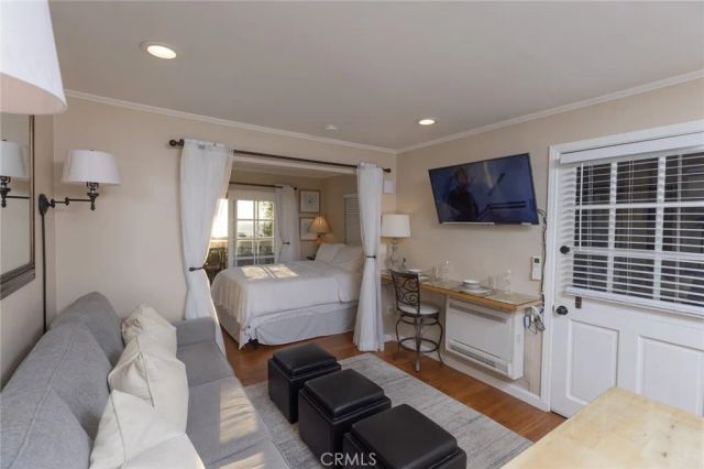 464 Bent Street B, Laguna Beach, CA 92651