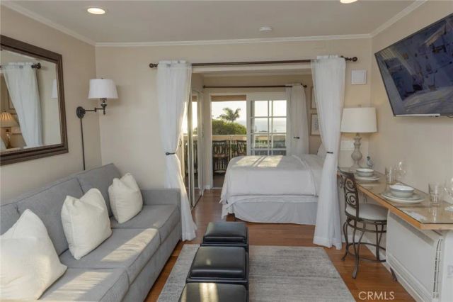 464 Bent Street B, Laguna Beach, CA 92651