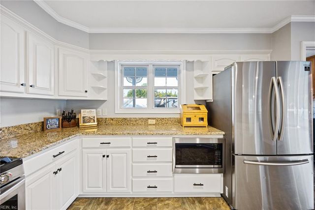 509 Ballahack RD, Chesapeake, VA 23322