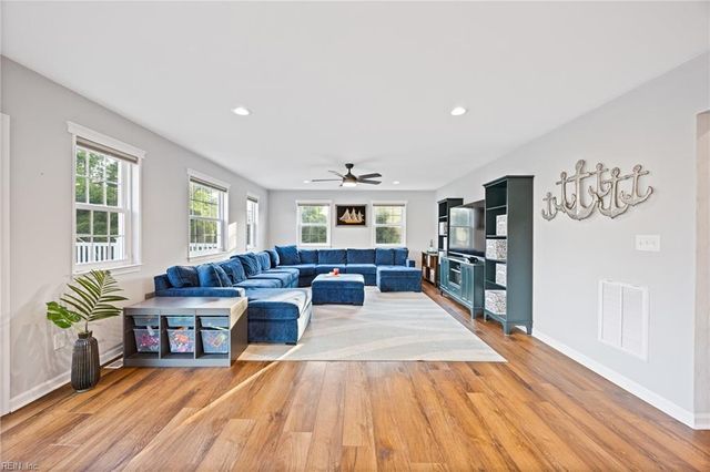 509 Ballahack RD, Chesapeake, VA 23322