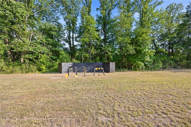 509 Ballahack RD, Chesapeake, VA 23322