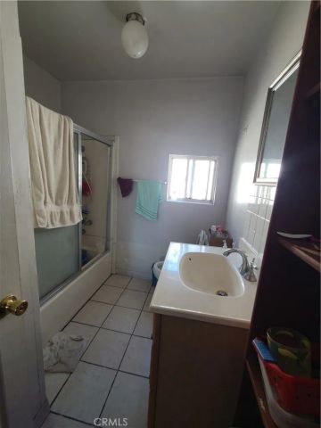 2016 Thurman Avenue, Los Angeles, CA 90016