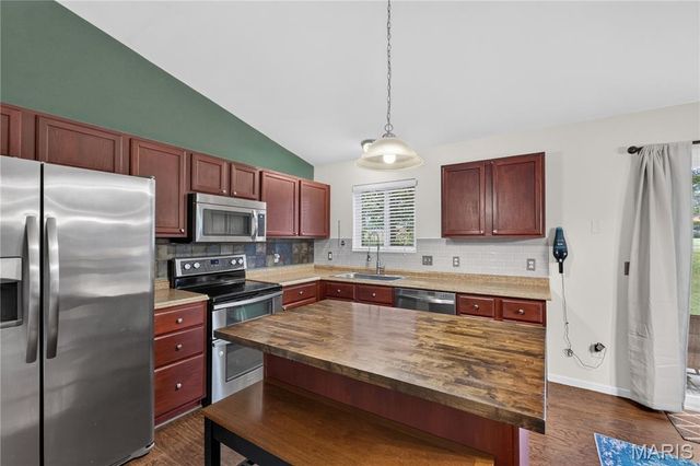 1683 Oakwood Drive, O'fallon, MO 63366