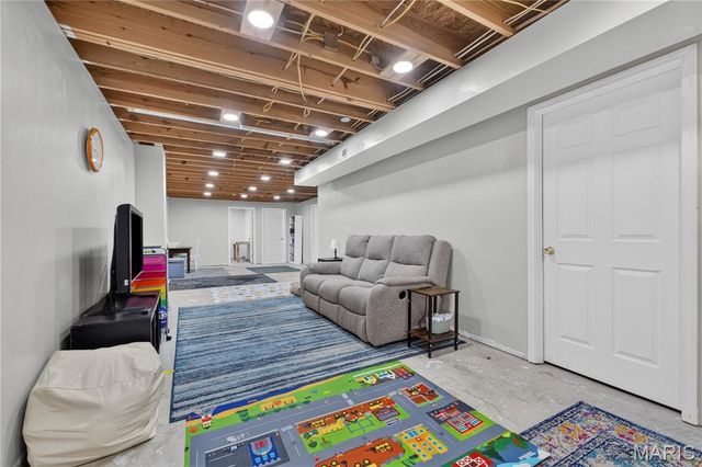 1683 Oakwood Drive, O'fallon, MO 63366