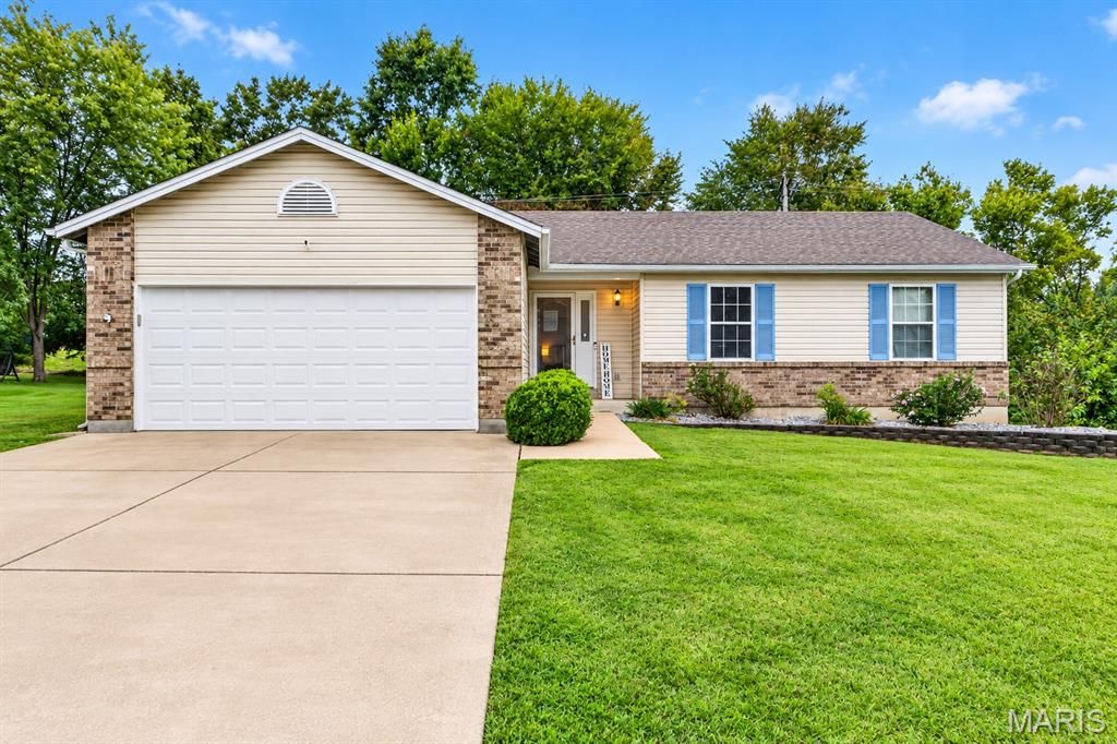1683 Oakwood Drive, O'fallon, MO 63366