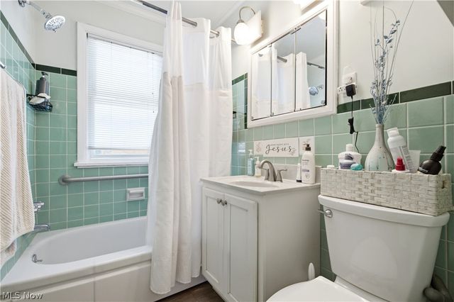2212 Larchmont Drive, Wickliffe, OH 44092