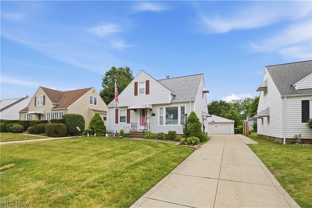 2212 Larchmont Drive, Wickliffe, OH 44092