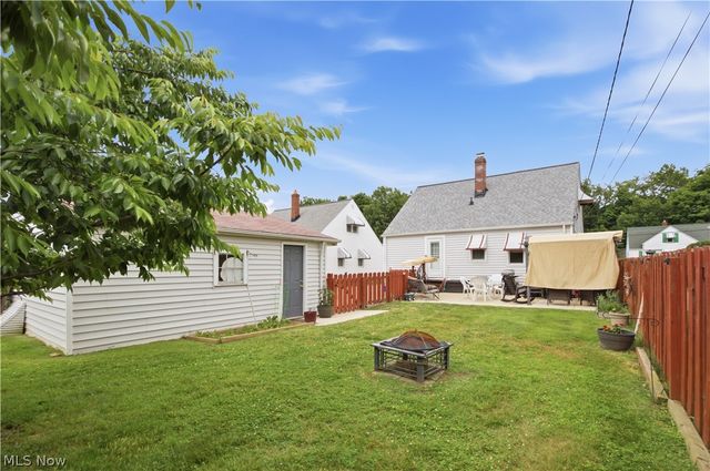 2212 Larchmont Drive, Wickliffe, OH 44092