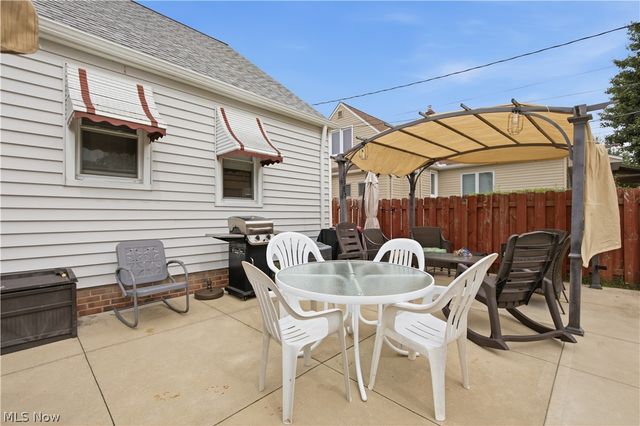 2212 Larchmont Drive, Wickliffe, OH 44092