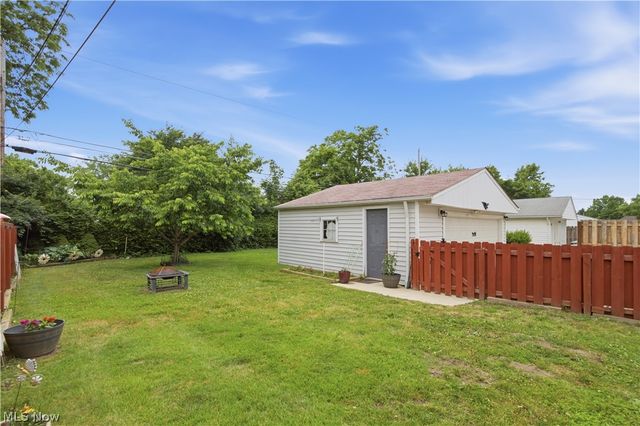 2212 Larchmont Drive, Wickliffe, OH 44092